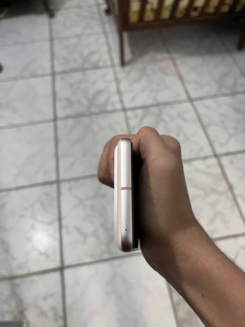 Google pixel 8 4