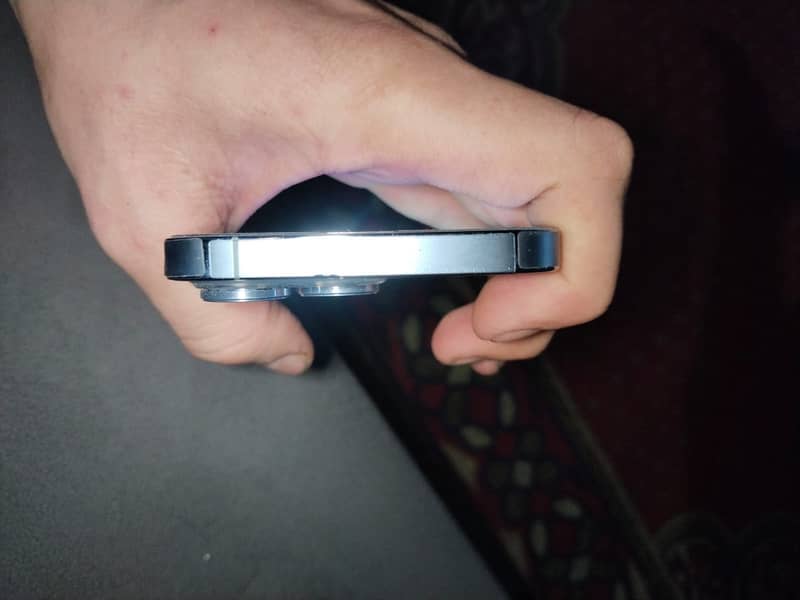 IPhone 13 Pro JV 4