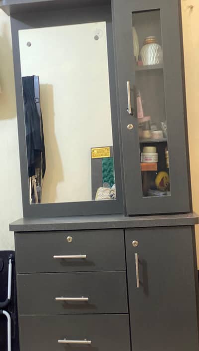 dressing table