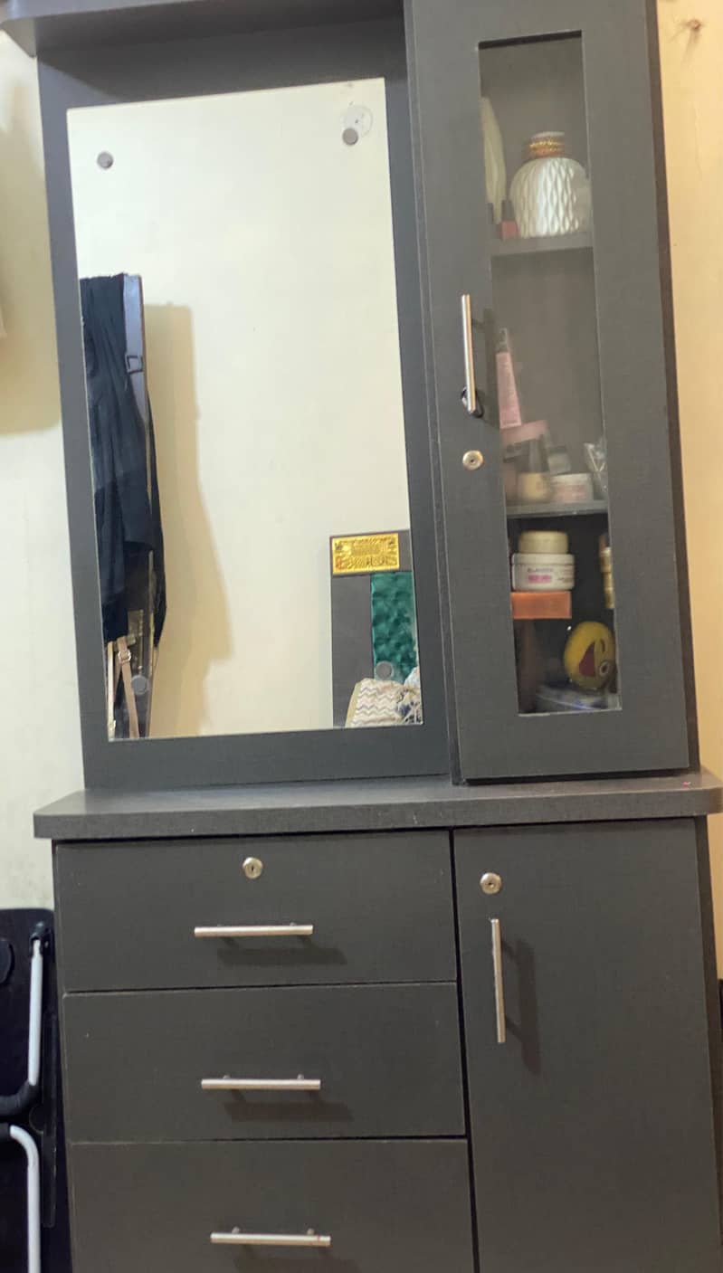 dressing table 0