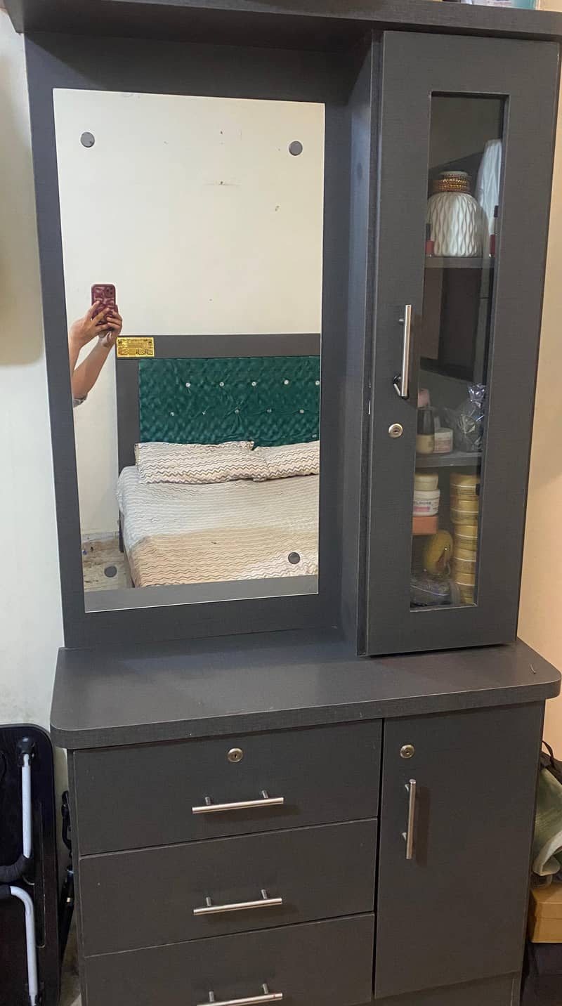 dressing table 1