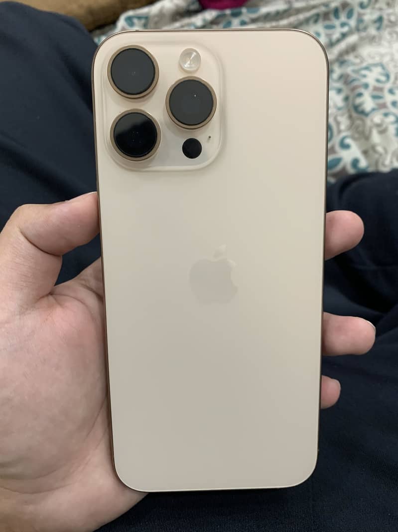 IPHONE 16 PRO MAX 1