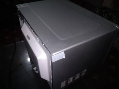 Hot and baking 03248685994