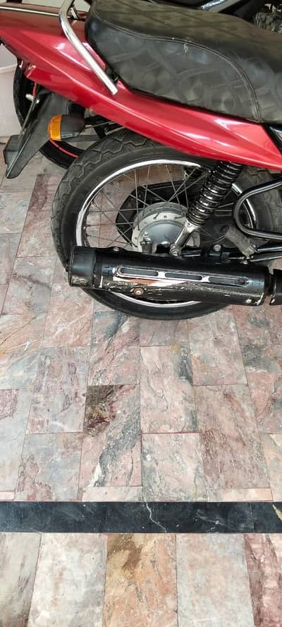 ulta gara wale bike ha 1 bar be engine nhi kuhla hir ciz original ha