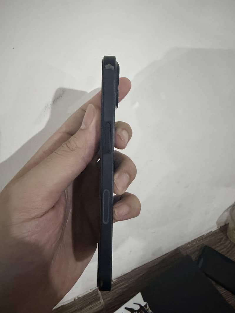 iPhone 13 2