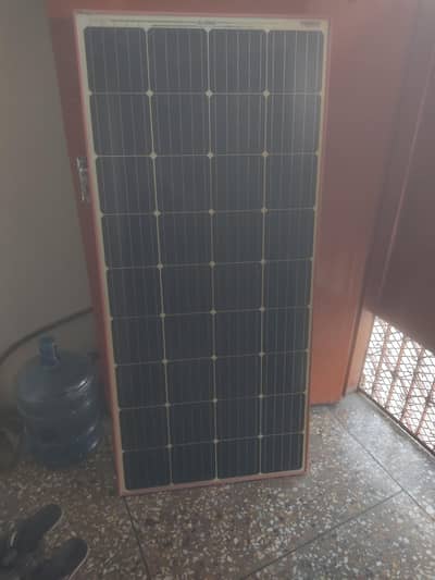High Quality 180W Mono-Crystalline Solar Panel - Excellent Condition