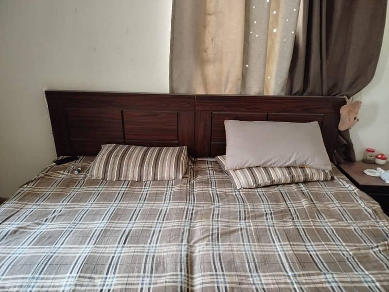 2 single beds 0