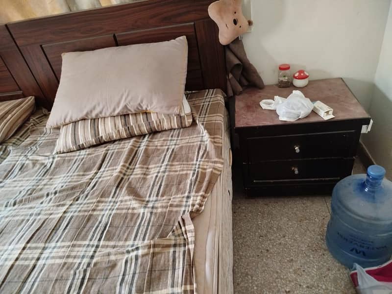 2 single beds 2