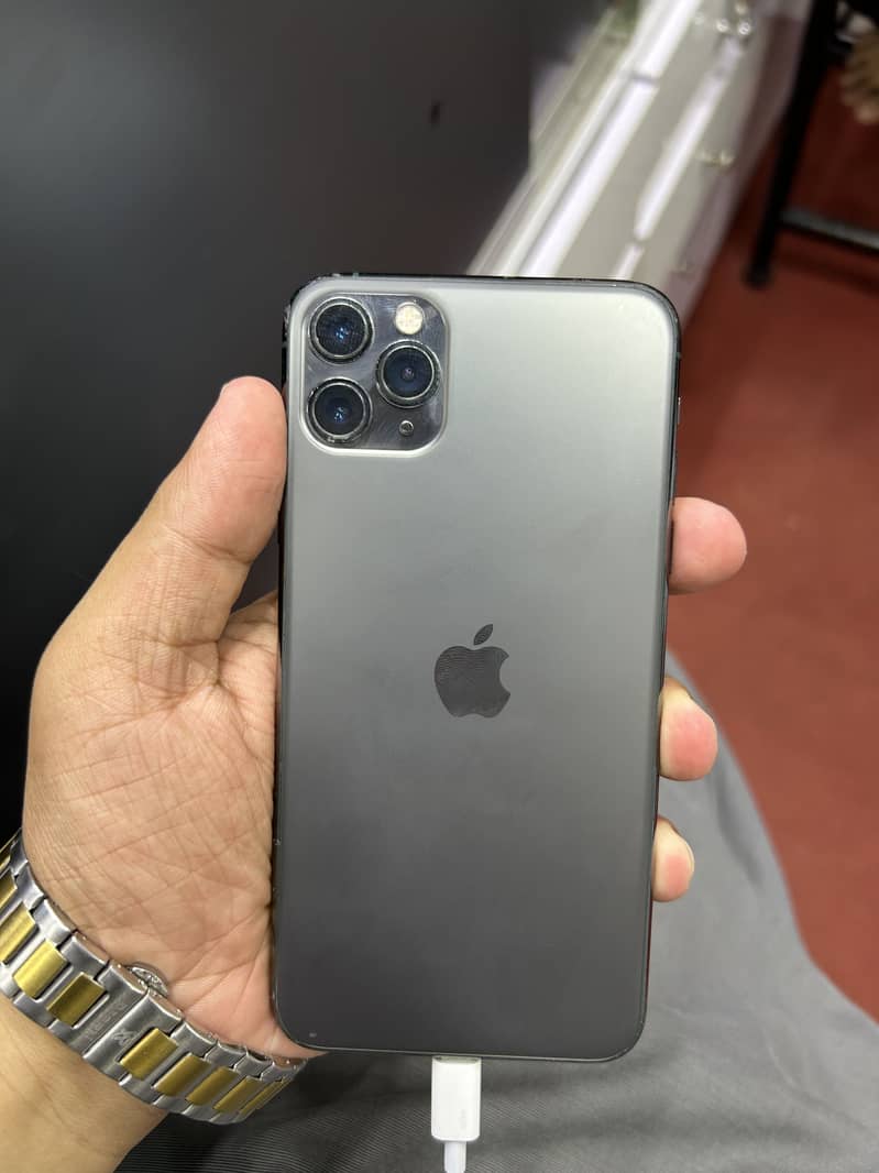 iPhone 11 Pro Max 2