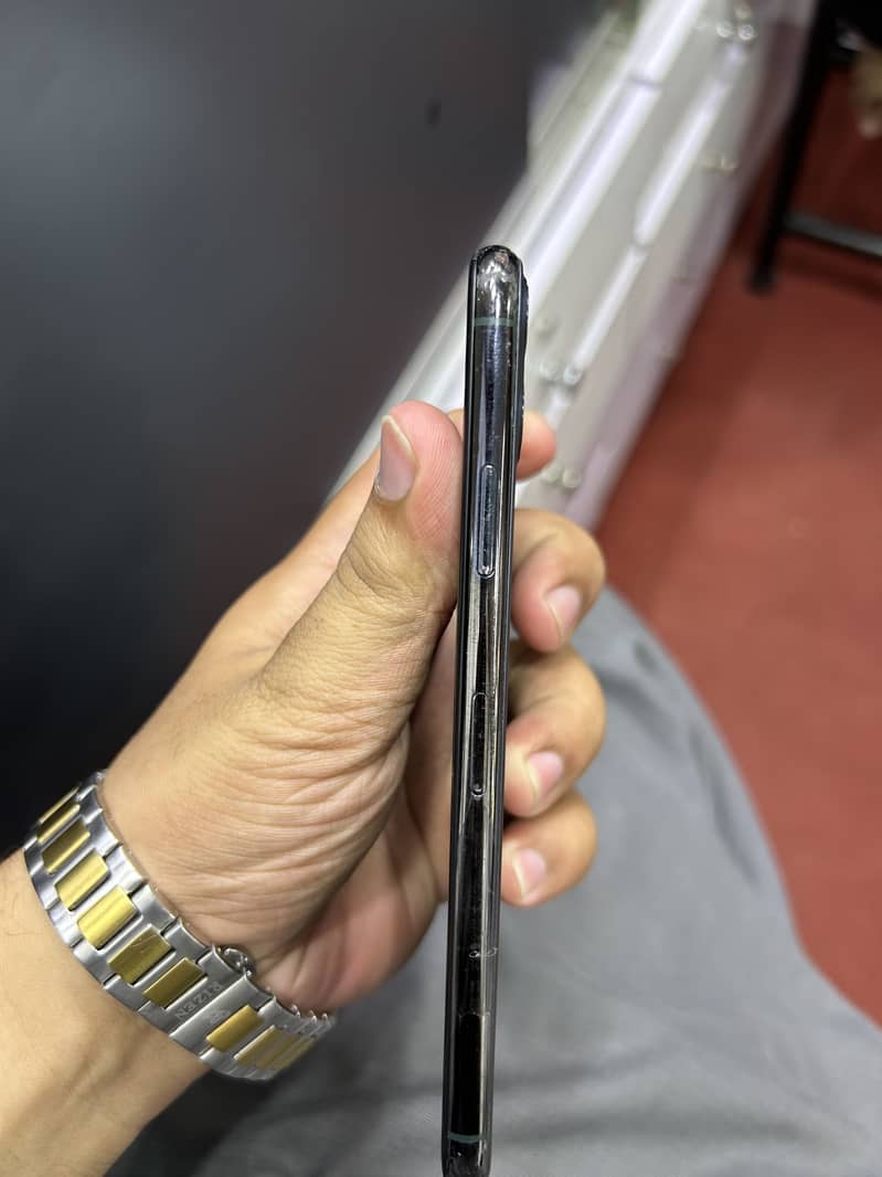 iPhone 11 Pro Max 3