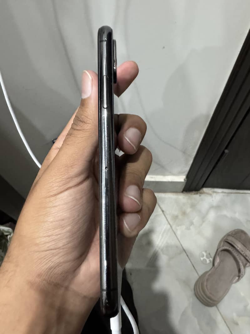 iPhone XS 4