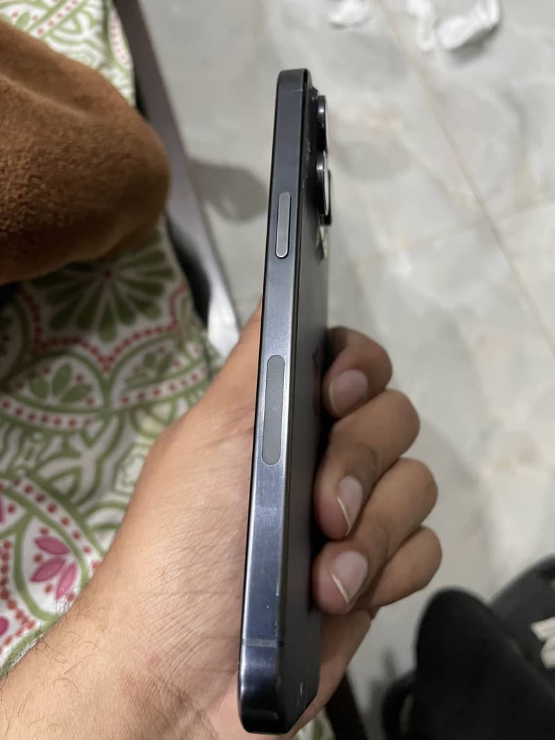 iPhone 15 pro max 3