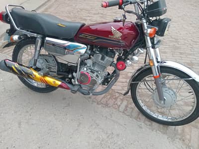 Honda 125 chrome edition