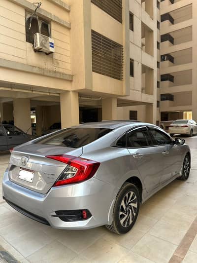 civic 2018 ug red meter orginal condition 0.3. 3.6. 2.6. 4.4. 0.6. . 7
