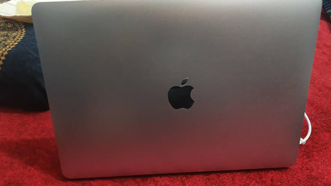 macbook pro 2020 intel 1