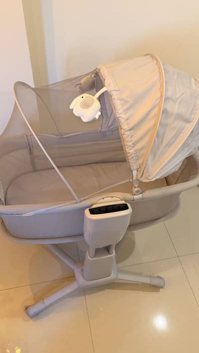 Mastela dream starlight bassinet plus swing & convertible playpen