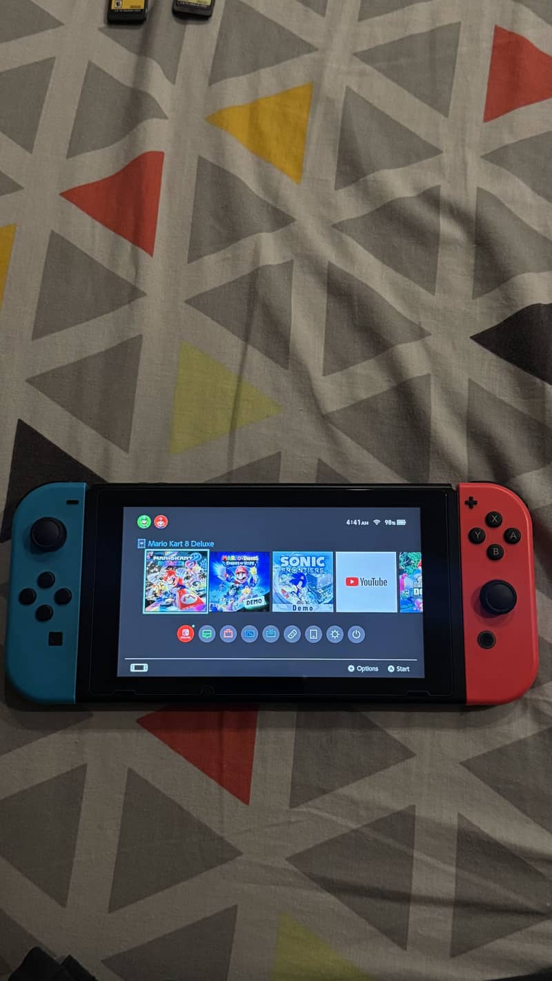 Nintendo Switch 0