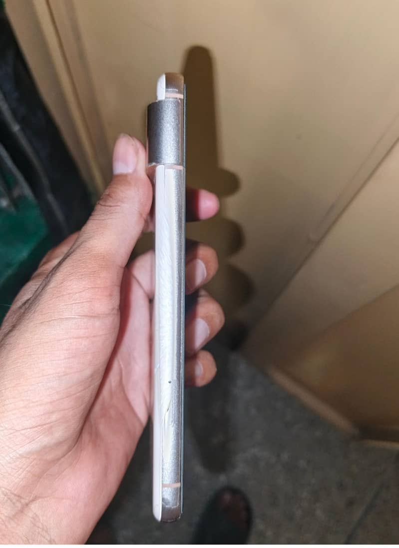Google pixel 8 5G 1