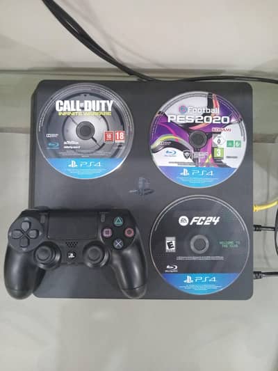 PS4 500 Gb with 3 games and controller