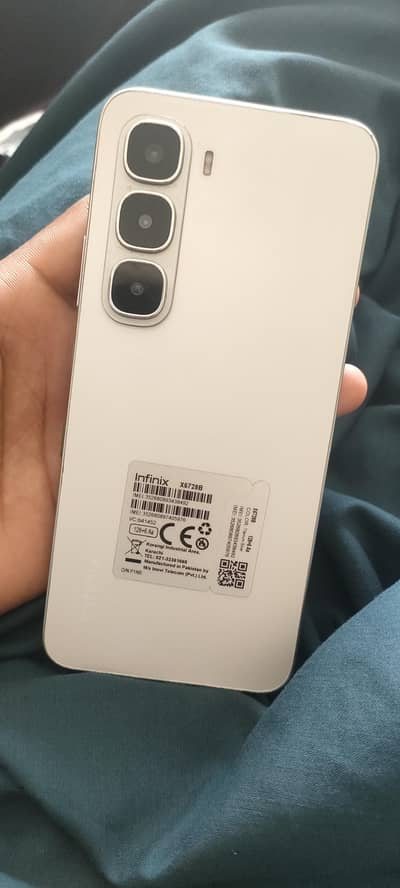 infinix hot 60i 1month use daba charger full wranty pade ha