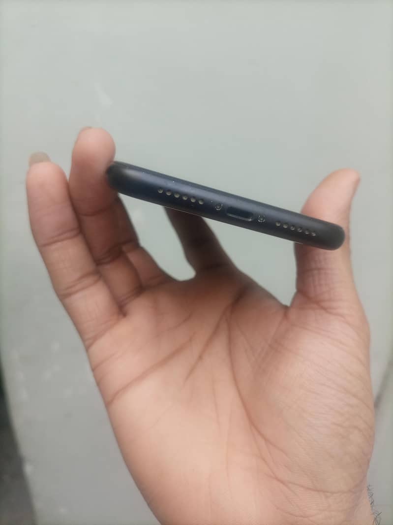 iPhone xr 3