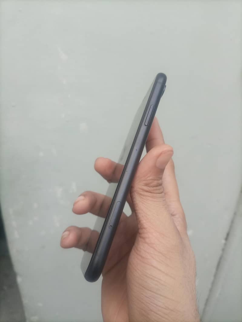 iPhone xr 4