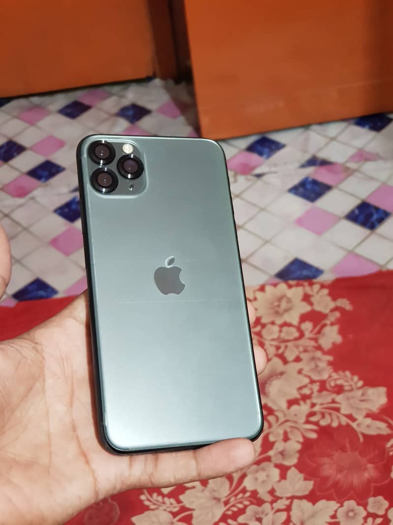 iPhone 11 Pro Max 1