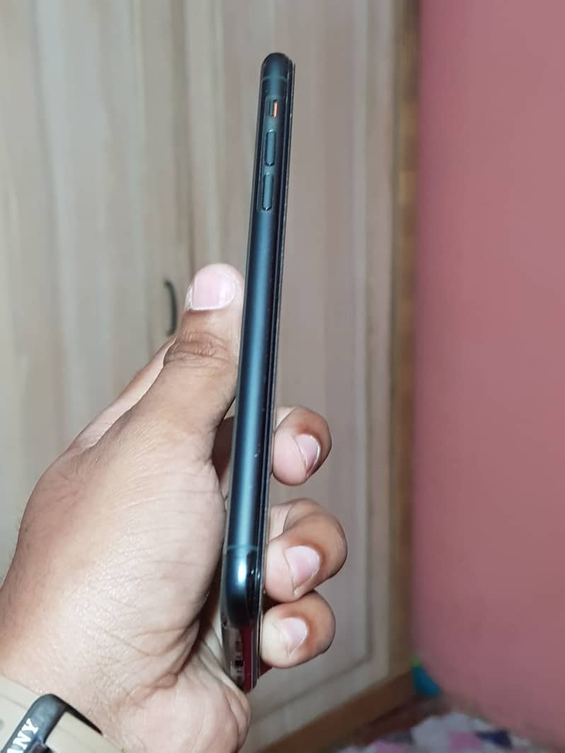 iPhone 11 Pro Max 3