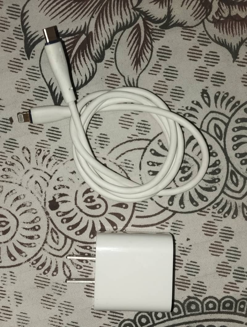 Iphone orignal adapter with data cable 0