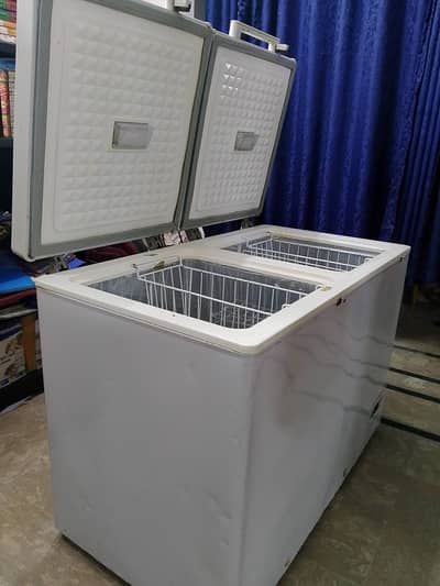 Dawlance deep friezer. Home used