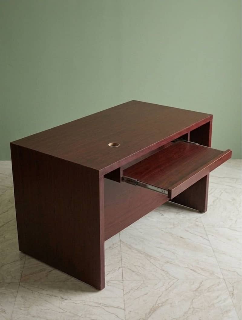 Computer Table 1