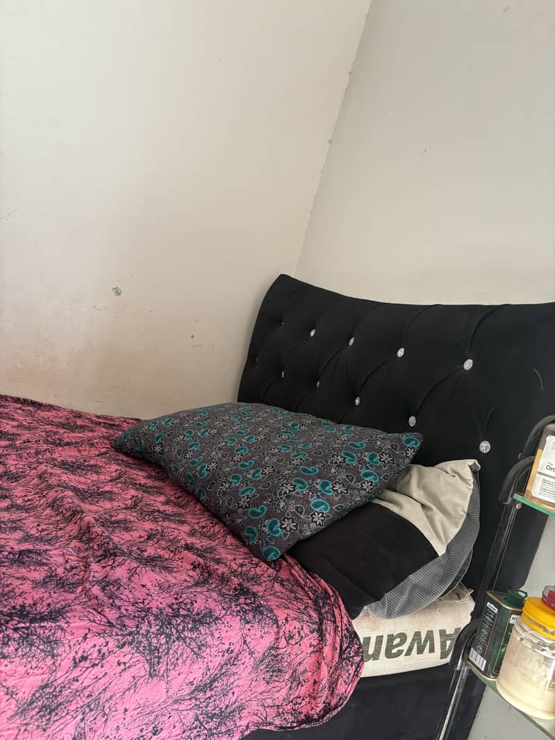 Black single bed 1