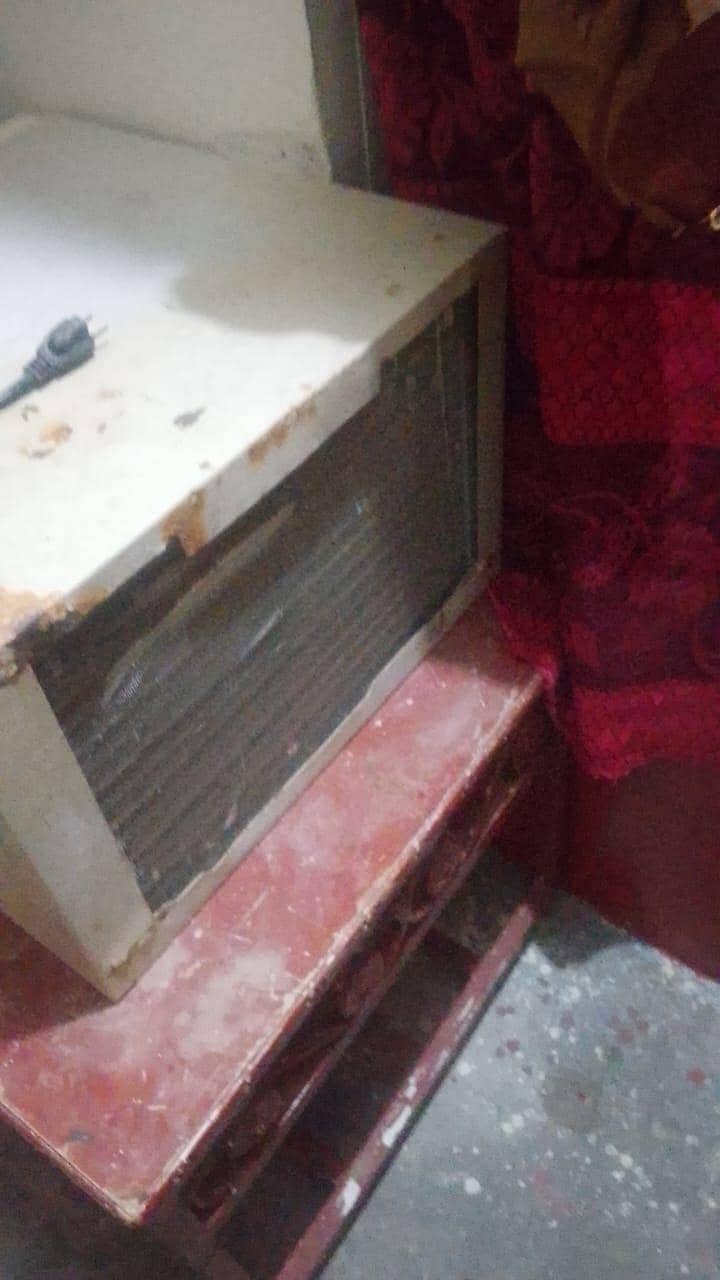 window AC condition okay 4