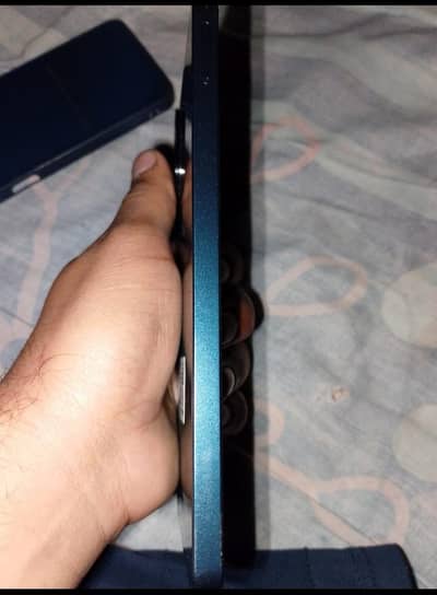 sumsung A07 5G ak month use howa hai bus 11 months ki warranty hai abi