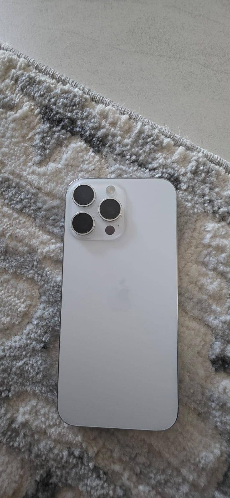 iphone 16 pro max 1