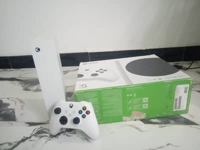 Xbox Series S — Excellent Condition | Smooth Gaming | 512 SSD