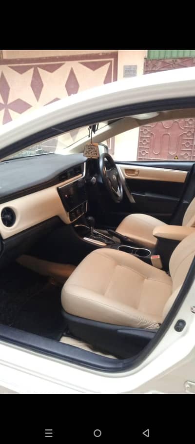 Toyota Corolla Altis white