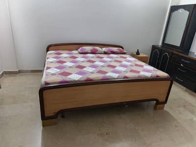 Bed 7ft by 6ft order per bana howa hai fully wooden