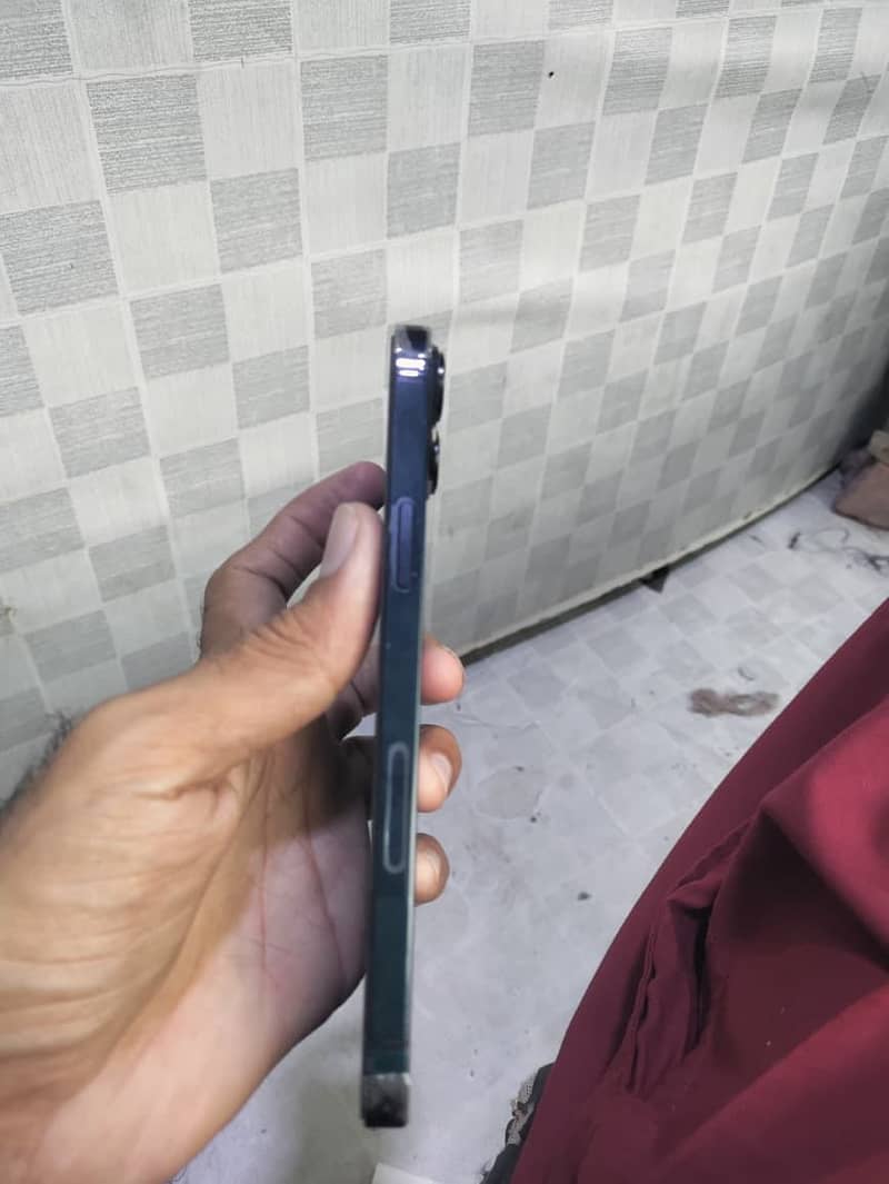 iPhone 14 plus 2