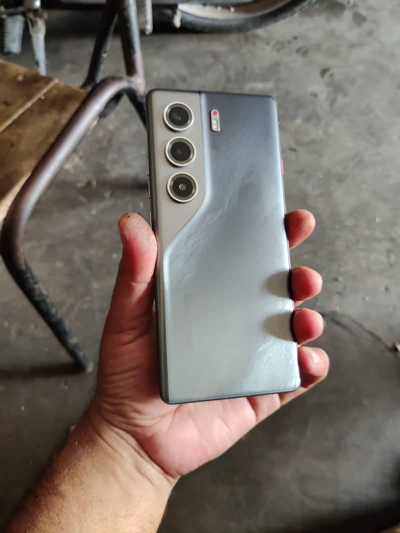 Tecno camon 40 pro 3