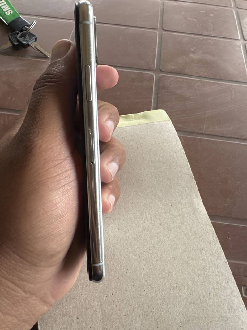 iPhone X 2