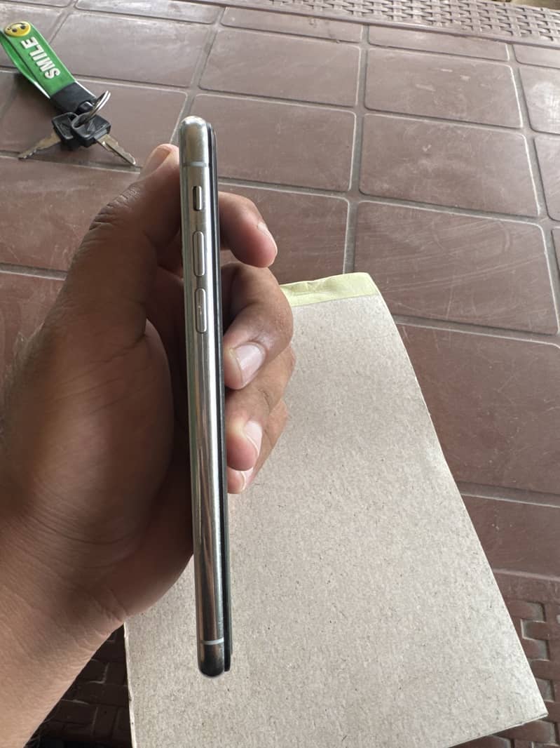 iPhone X 3