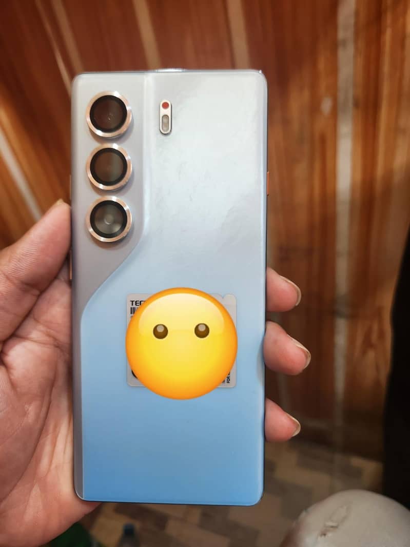 Techno Camon 40 pro 0