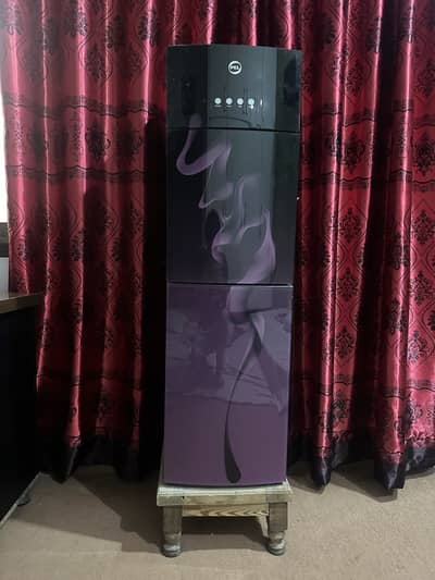 WATER DISPENSER