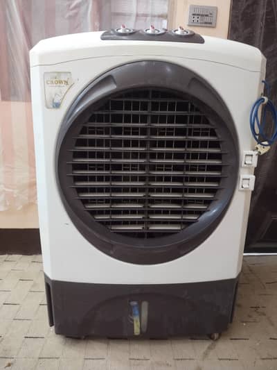 air cooler for sale all ok sirf ek weel toot gya he pic see pics
