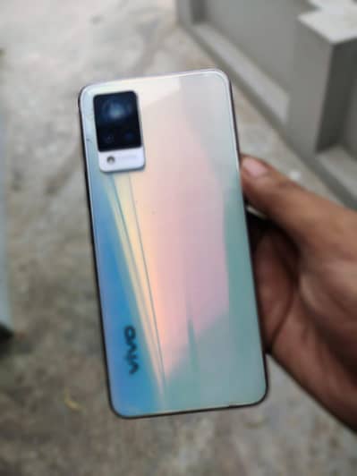 vivo v21 neat and clean 8/128  box and charger available