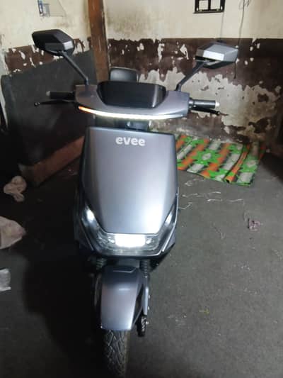 Electric scooty