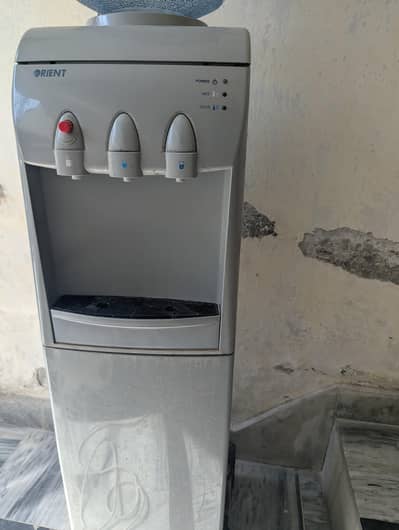 Used Orient Water dispensor Working fine without cooling