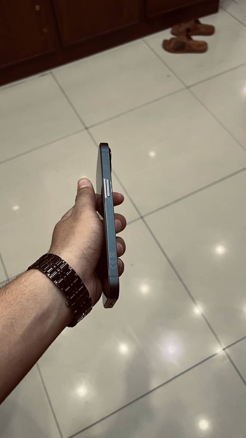 iPhone 13 2