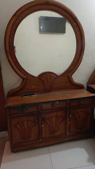 Dressing table for sell